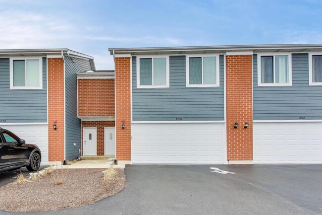 Building Photo - 1234 Gillespie Ln