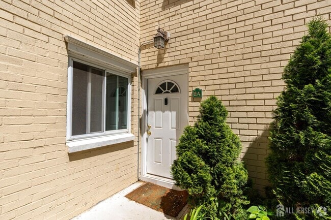 Building Photo - 18 Lake Ave Unit 8A Rental