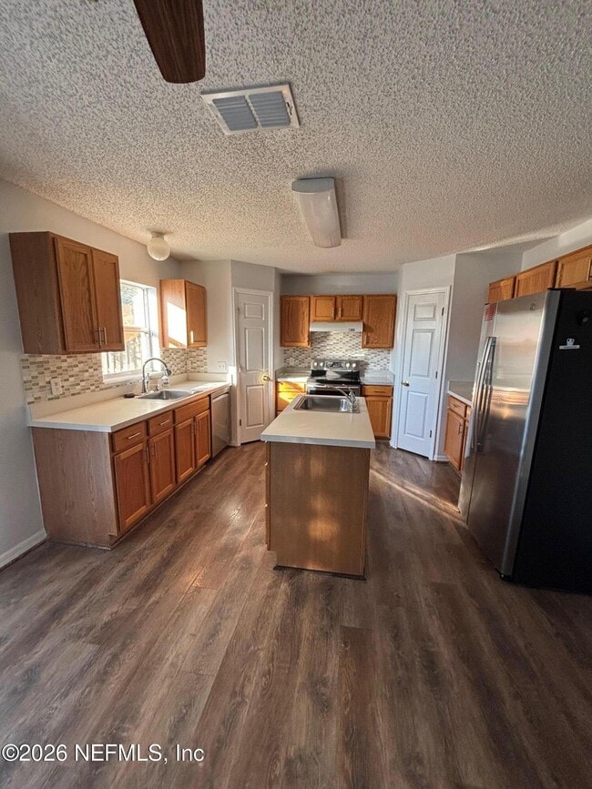 Photo - 7086 Shady Pine Ct