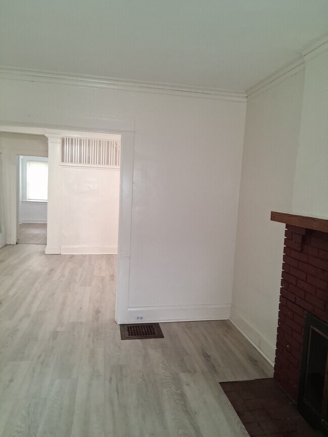 Photo - 3137 E Derbyshire Rd
