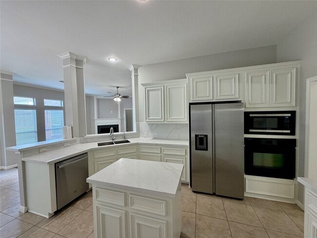 Photo - 1510 Flanders Field Ln