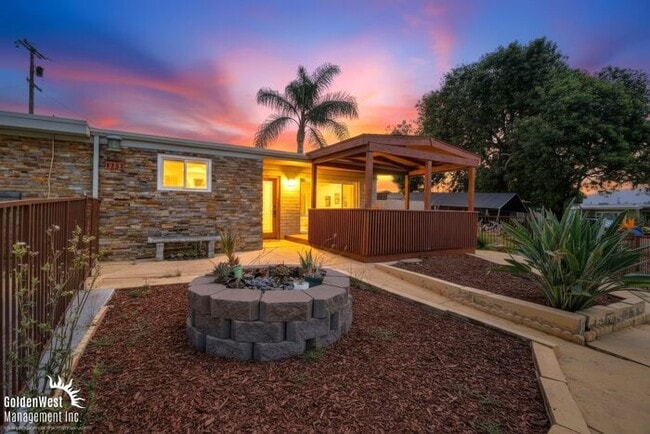 Building Photo - Enchanting 3Bdm 2Ba Home with Scenic Views in San Diego!