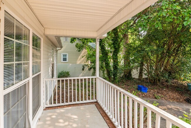 Photo - 2102 W Knox St Unit B