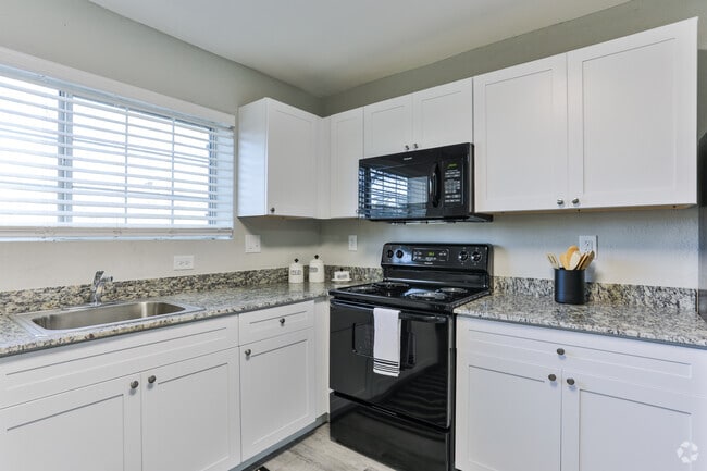 1BR, 1BA - The Premier at 1935