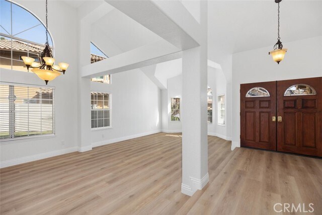 Photo - 2 Crystalglen