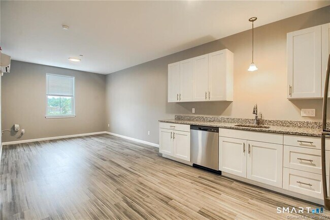 Photo - 9 Steele Blvd Unit 306