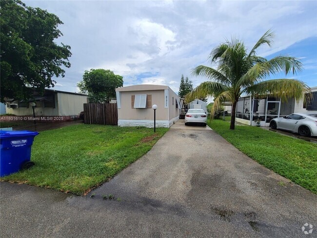 Building Photo - 21711 NW 7th Ct Rental