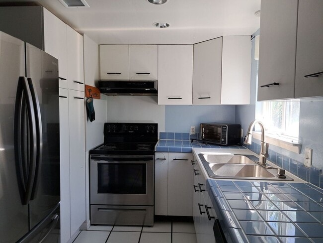 Photo - 6912 Beach Dr Unit 6912 Beach Dr