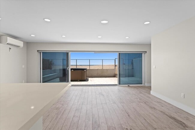 Photo - 6955 Trolleyway Unidad A