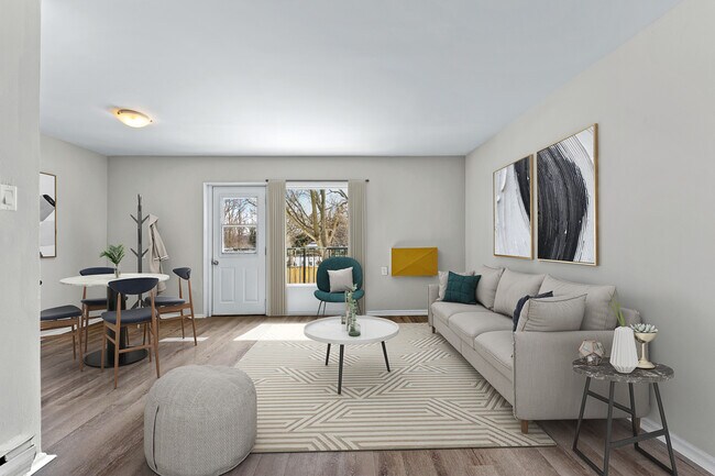 Photo - 290 Springbank Drive