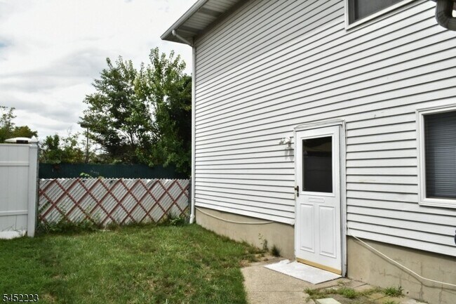 28 Elmhurst St Unit 1