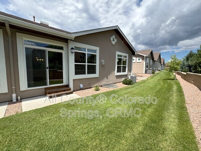 Photo - 758 Thimbleberry Point