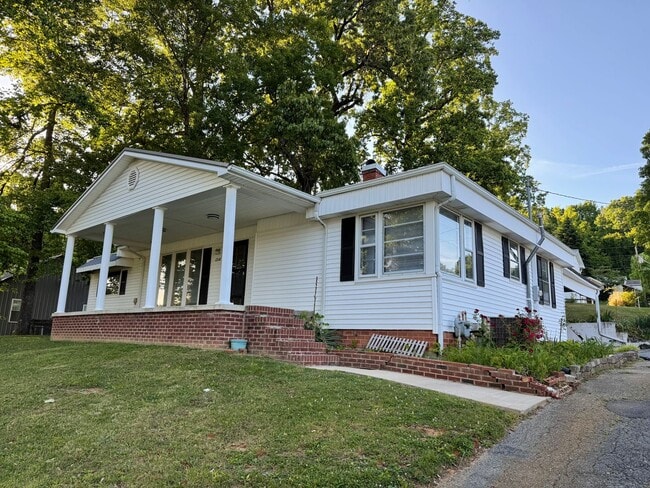 Building Photo - Tusculum Blvd Property Unit 1216 Tusculum Blvd