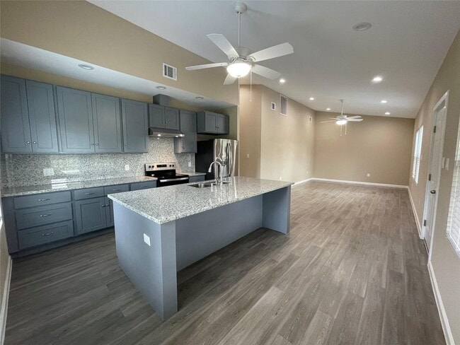 2210 Arapahoe Dr