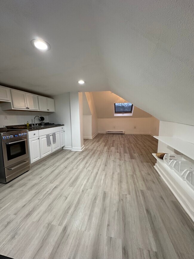 Photo - 37 Maud St Unit 3rd Fl