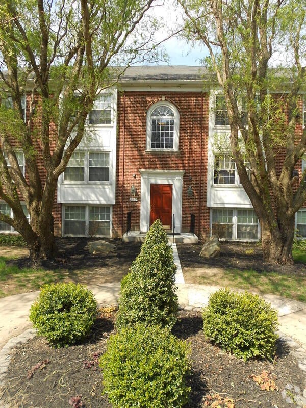 Building Photo - 349 Homeland Southway Unit #3A