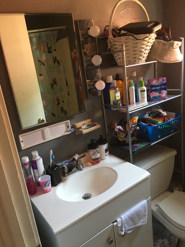 Photo - 138 N Main St