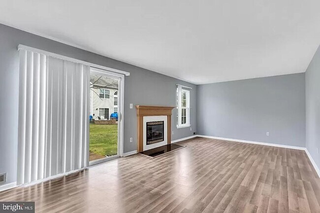 Photo - 2303 Doral Dr