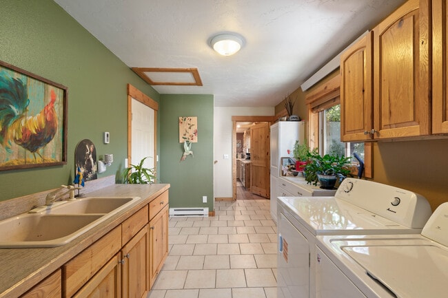 Photo - 404 Snake River Dr