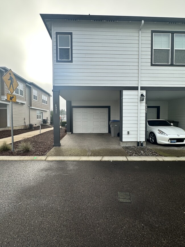 Building Photo - 6992 SE Frasier Ln