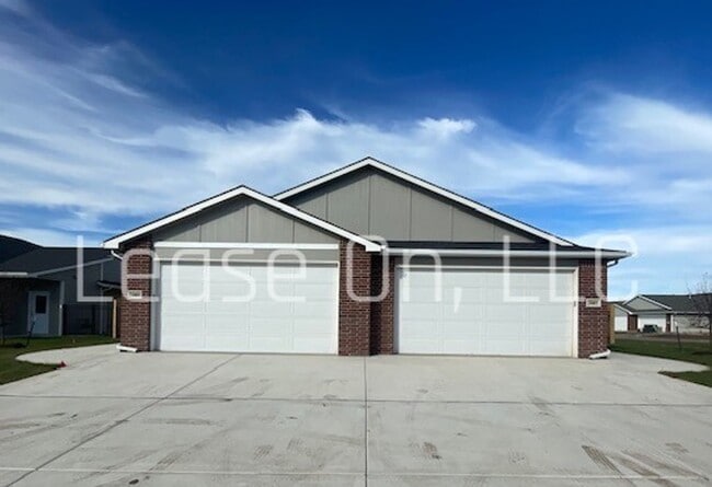 Building Photo - Brand-New 3 Bedroom Home in Haysville School District