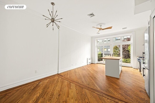 Building Photo - 556 Washington Ave Rental