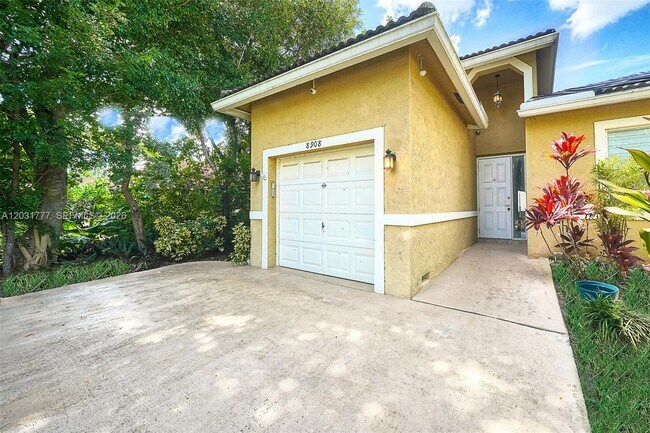 Photo - 8908 NW 40th St