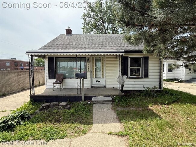 Building Photo - 5645 Fenton St