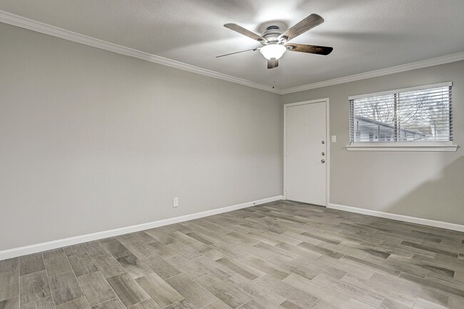 Photo - 405 Hawthorne St Unit 14