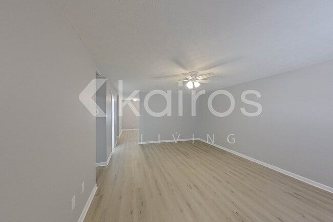 Photo - 180 Deer Pkwy