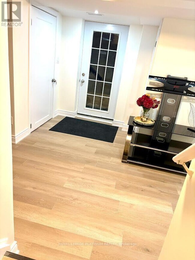 Photo - 50 Harbourtown Crescent