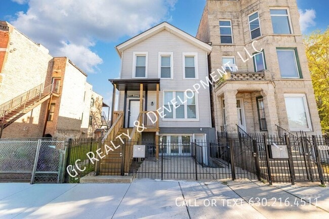 Building Photo - 3529 S Indiana Ave Unit G