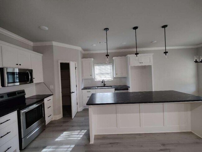 Photo - 19 Ventnor Cir