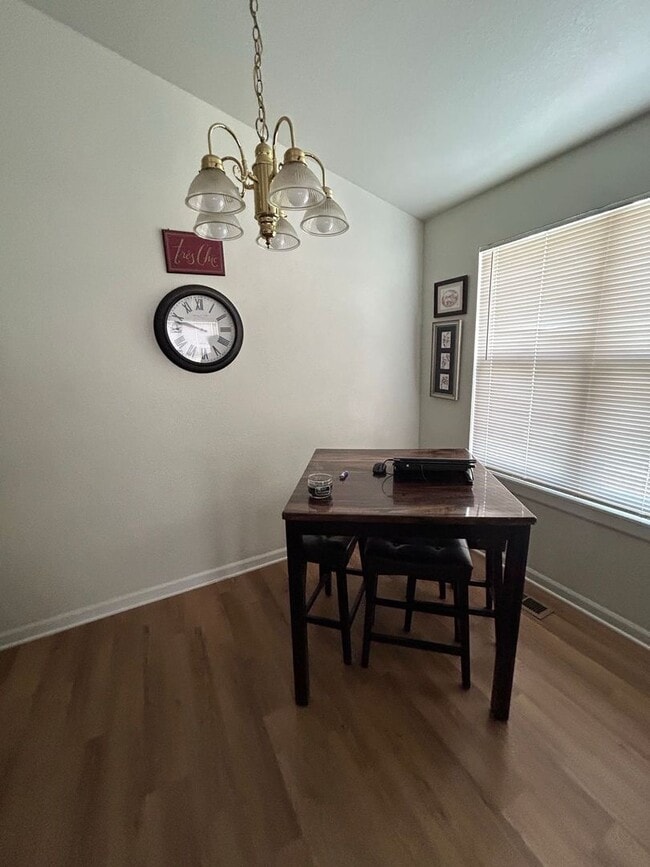 Photo - Geneseo Duplex Unit 815