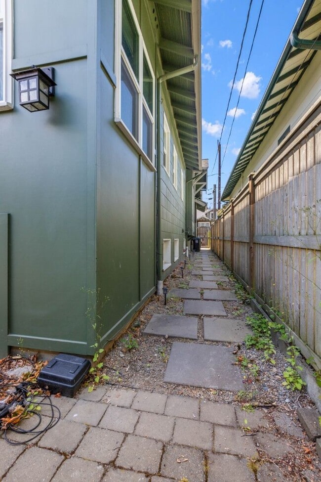 Photo - 1Bd/1Ba Seattle Home