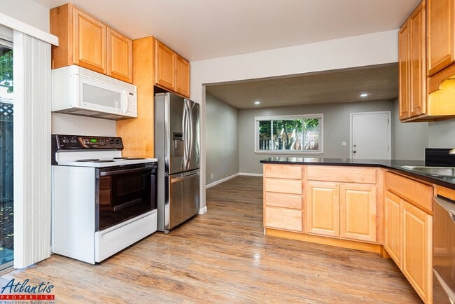 Photo - 768 Calderon Ave Unidad B