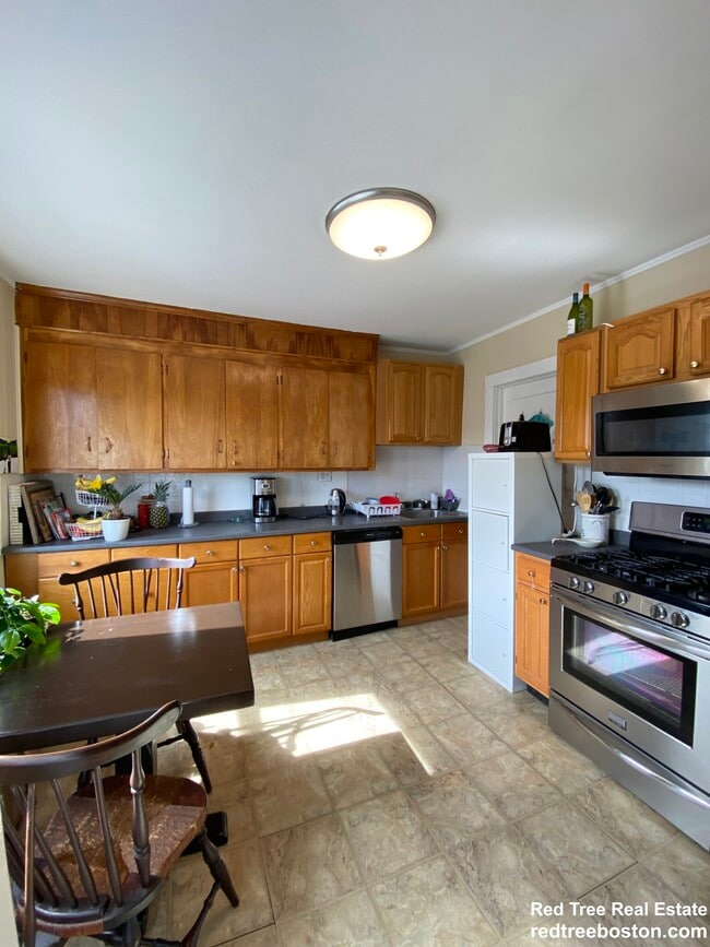 Photo - 258 Belmont St Unit 3