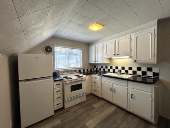 Building Photo - 603 E 3rd Ave Unit B