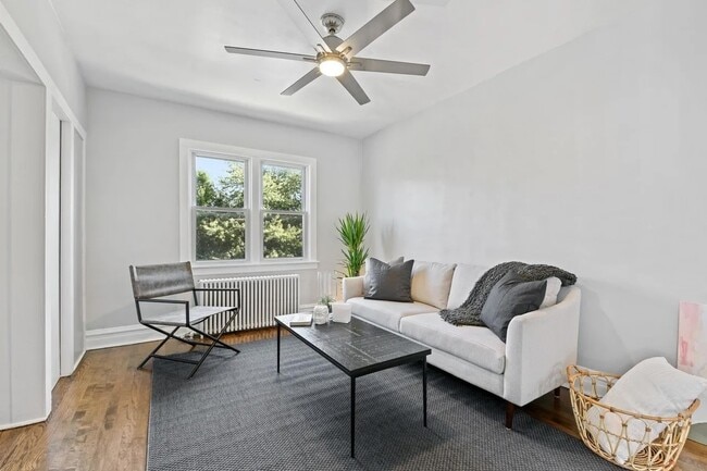 Building Photo - 2516 N Central Park Ave Unit 2