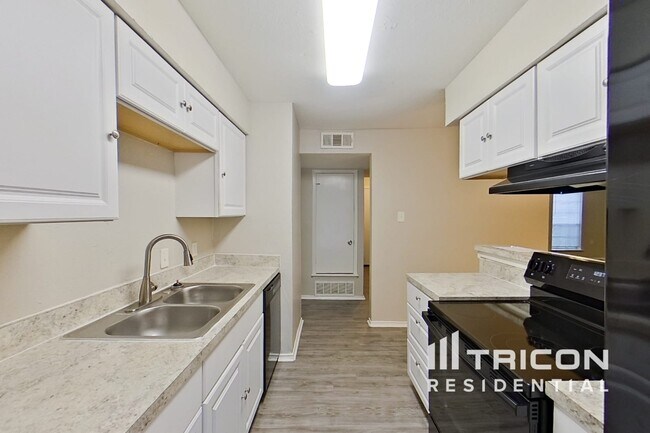 Photo - 1209 Meadow Creek Dr