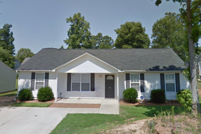 Cute 4-Bedroom 2-Bathroom Home - Cute 4-Bedroom 2-Bathroom Home