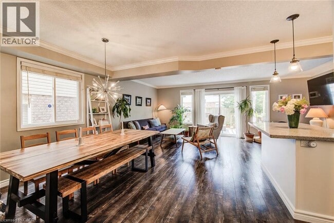 Photo - 166 Peach Blossom Crescent