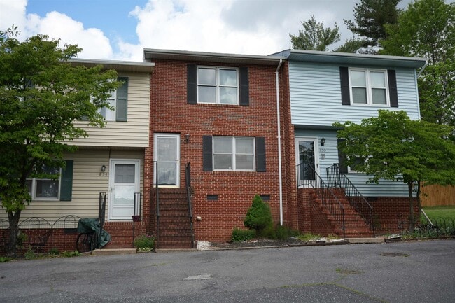 Photo - 832 Vine St Townhome