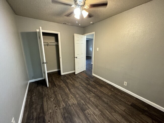 2 Bedroom and 1 bathroom ready to move in