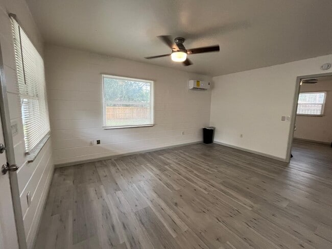 Living Room - 618 NE 11th St
