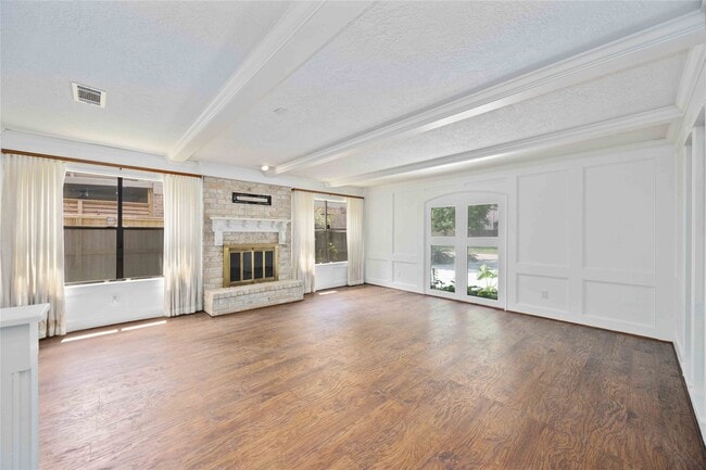 Photo - 1711 Woodland Springs St