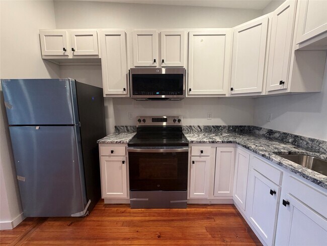 Photo - 252 Main St Unit 3