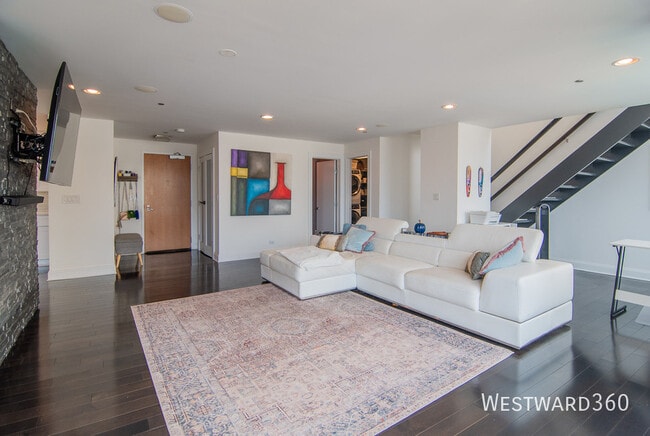 Photo - 600 N Kingsbury St Unit 1903