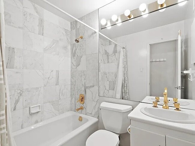 Photo - 222 W 14th St Unidad 14M