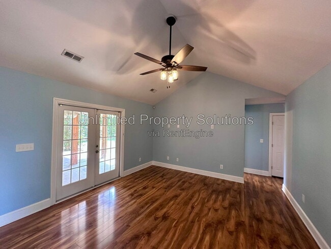 Photo - 23 Creekstone Ln